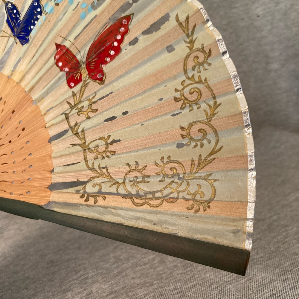 Butterfly Floral Vintage Folding Fan - Picture 5 of 16
